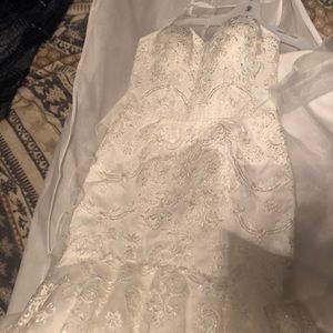 Never worn wedding dress